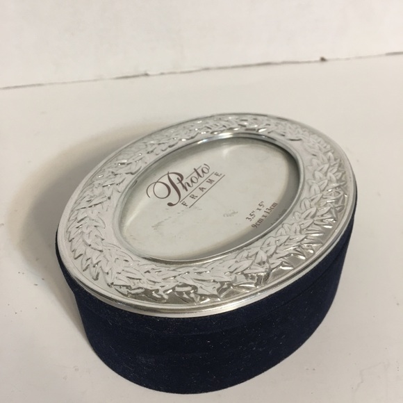 Pretty Picture Frame Jewelry Box!